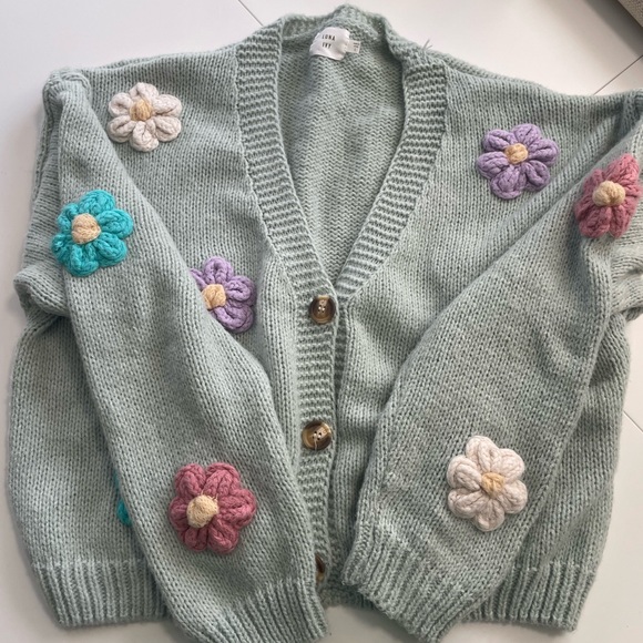 Luna Ivy Sweaters - Floral Embroidered Cardigan - Green